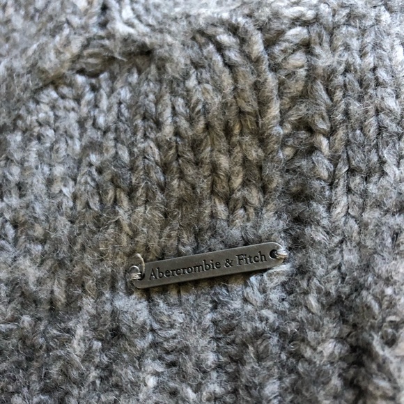 Abercrombie & Fitch woman’s Heather Gray Crewneck Sweater - Picture 2 of 7